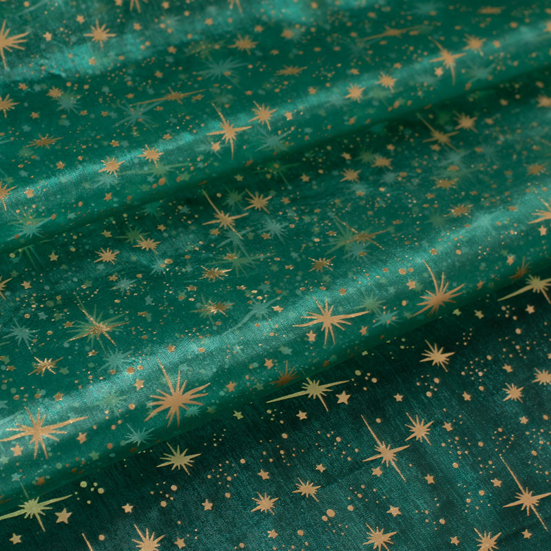 Groene-organza-kerststof-met-gouden-sterren