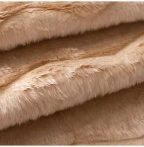 Tissu-fausse-fourrure-taillée-beige