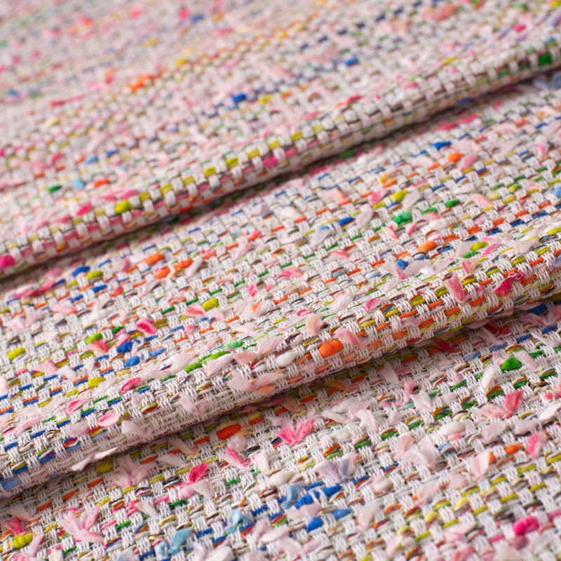 Tissu-tweed-haute-couture-tissé-en-France-multicolore