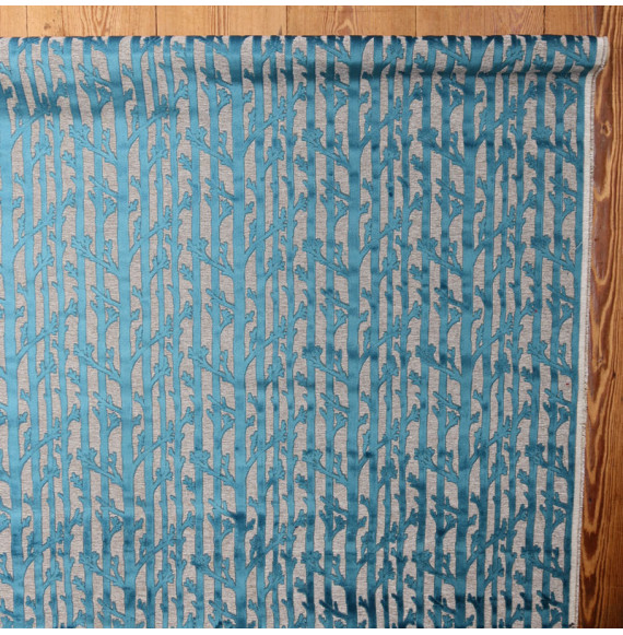 Coupon-1m10-fluweel-voor-zetelbekleding-met-boommotief-blauwe-eemd
